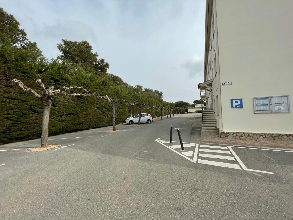 Apartament Amb Piscina I Aparcament - Baixos Amb Jardinet كاليلا دو بالافروجيل المظهر الخارجي الصورة