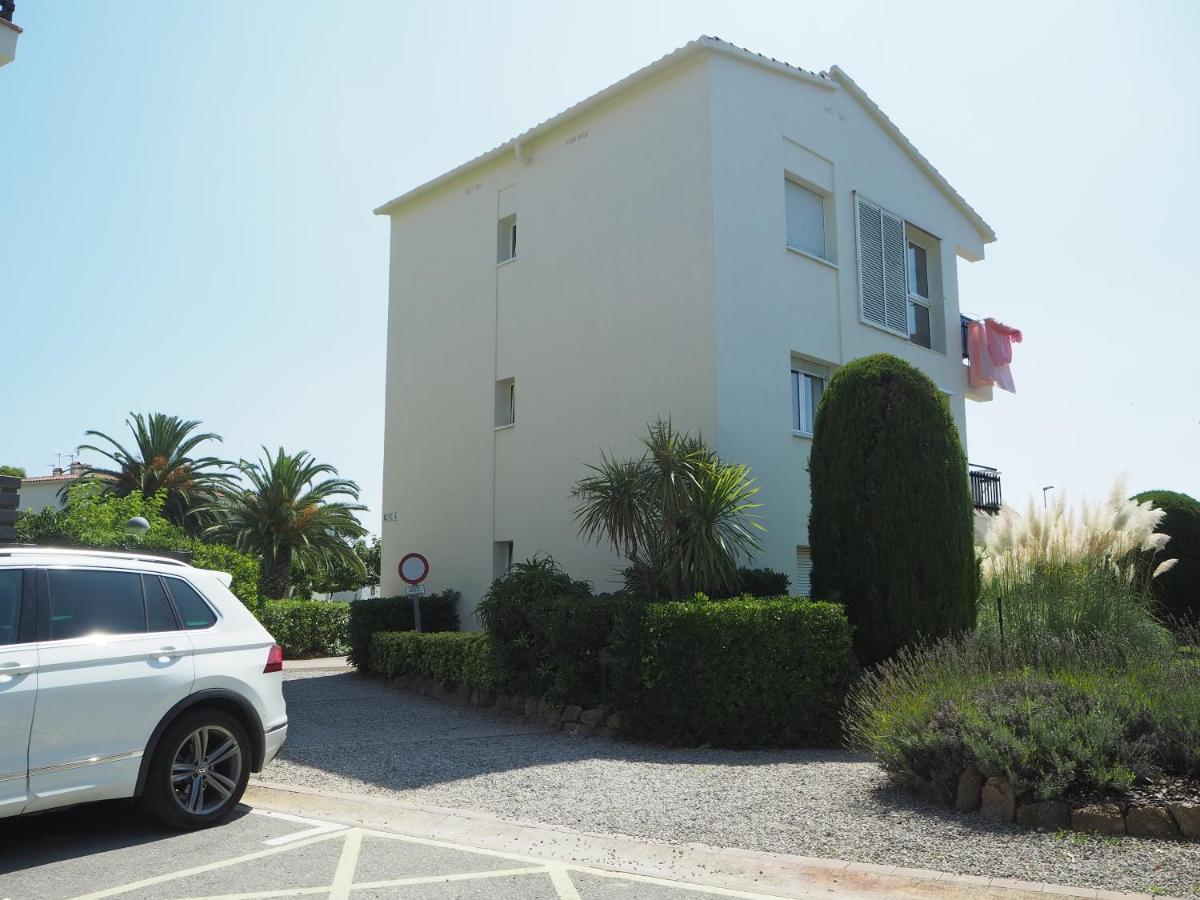 Apartament Amb Piscina I Aparcament - Baixos Amb Jardinet كاليلا دو بالافروجيل المظهر الخارجي الصورة