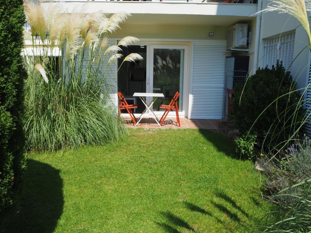 Apartament Amb Piscina I Aparcament - Baixos Amb Jardinet كاليلا دو بالافروجيل المظهر الخارجي الصورة