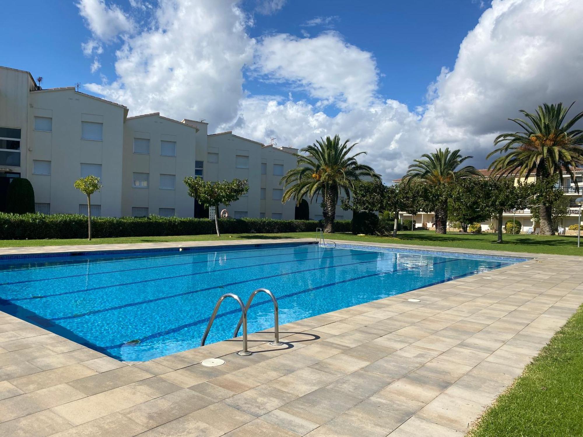 Apartament Amb Piscina I Aparcament - Baixos Amb Jardinet كاليلا دو بالافروجيل المظهر الخارجي الصورة
