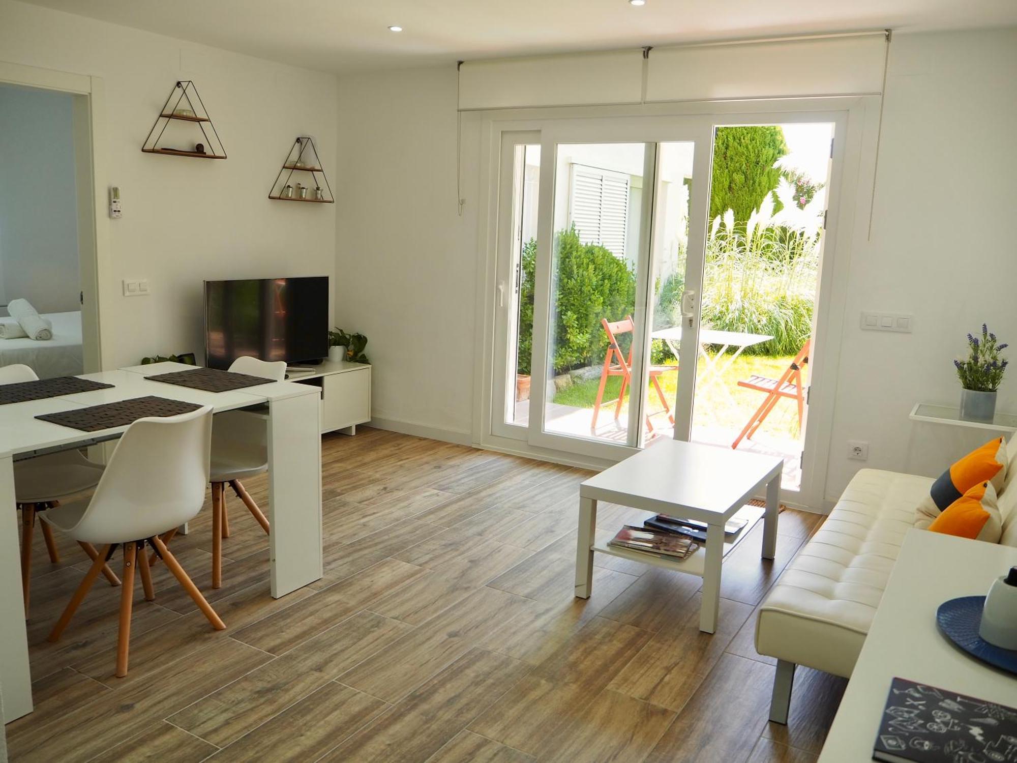 Apartament Amb Piscina I Aparcament - Baixos Amb Jardinet كاليلا دو بالافروجيل المظهر الخارجي الصورة