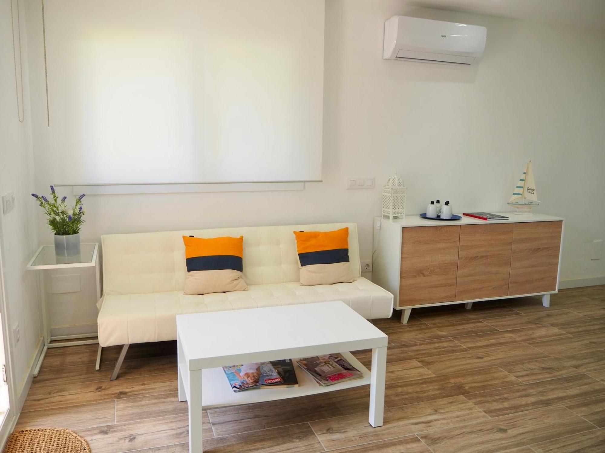 Apartament Amb Piscina I Aparcament - Baixos Amb Jardinet كاليلا دو بالافروجيل المظهر الخارجي الصورة